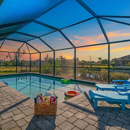 4Bd Playhouse In Cape Coral With Heated Pool, 6 Bikes, And 2 Kaya Villa